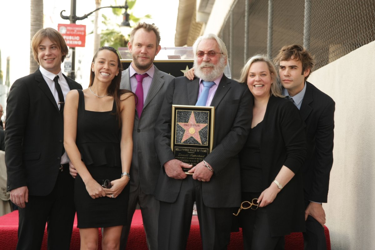 Sutherland Family: Kiefer Honors Donald At Canadian Screen Awards Ceremony Sutherland Family: Kiefer Honors Donald At Canadian Screen Awards Ceremony