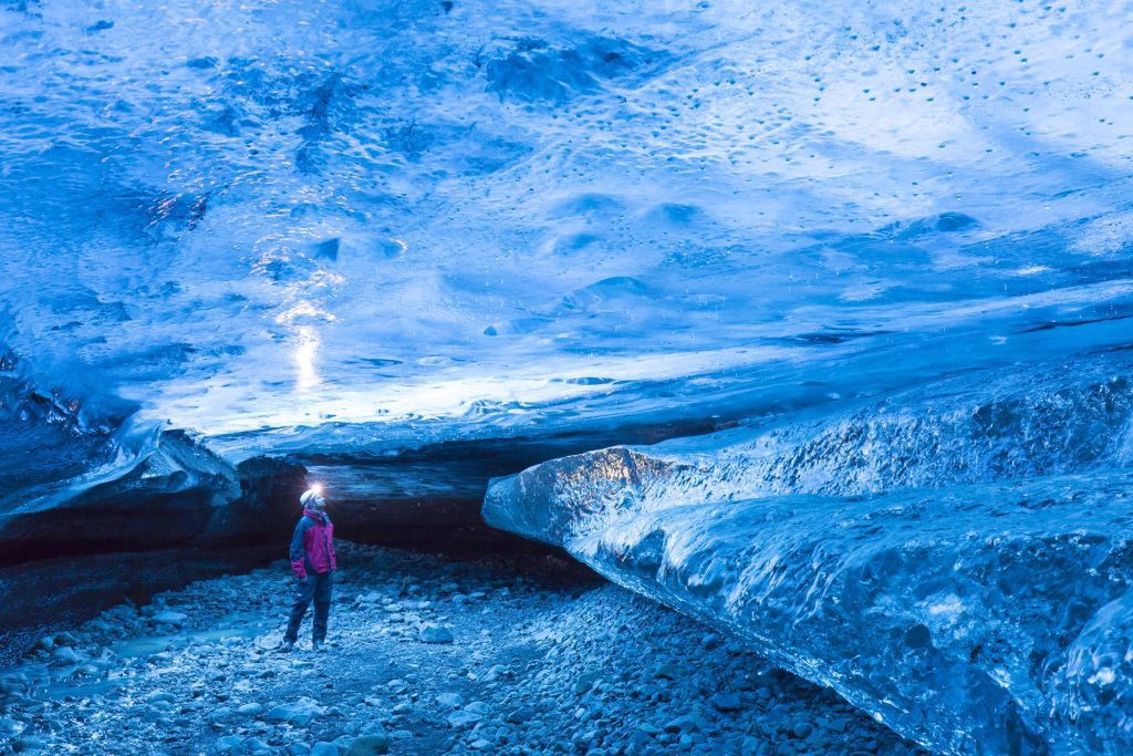 Swiss Village Buried: Glacier Collapse Leaves One Missing Swiss Village Buried: Glacier Collapse Leaves One Missing
