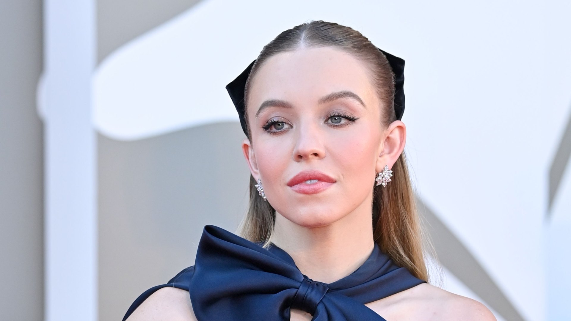 Sydney Sweeney And Jonathan Davino: Breakup Speculation Intensifies After Spotting At Actress's $6M Mansion Sydney Sweeney And Jonathan Davino: Breakup Speculation Intensifies After Spotting At Actress's $6M Mansion