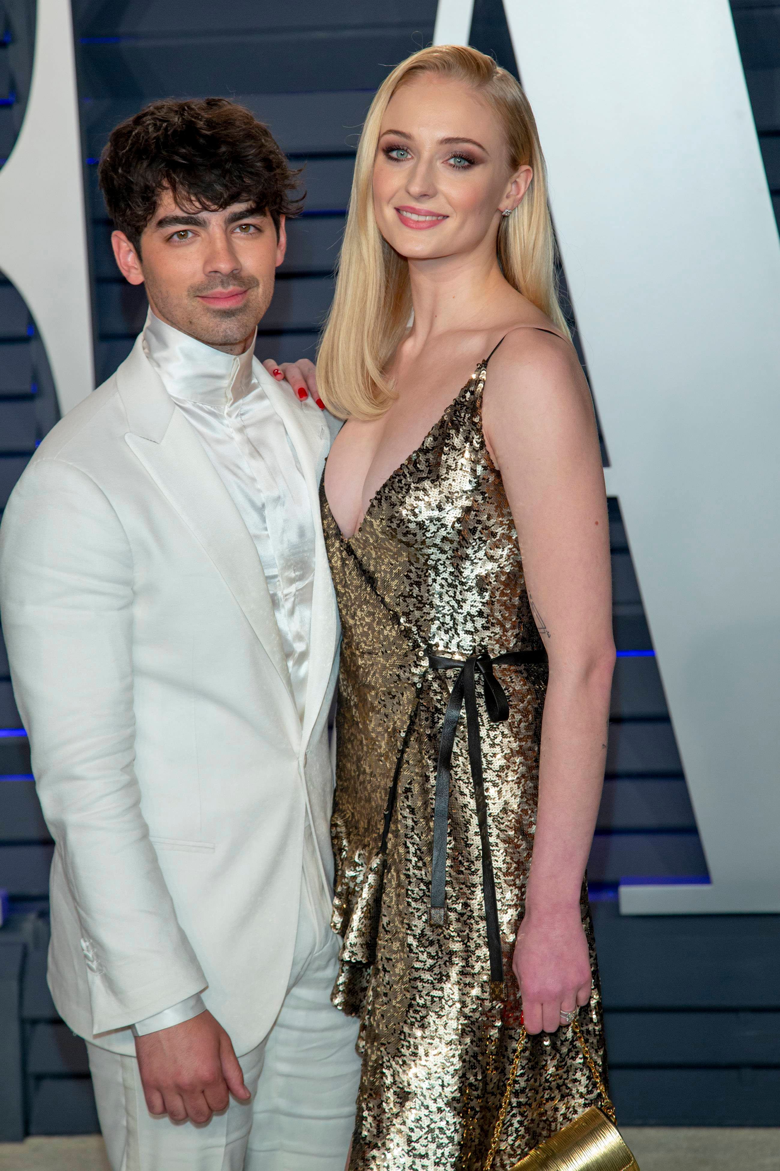 The Best Celebrity Response? Joe Jonas's Take On A Couple's Argument The Best Celebrity Response? Joe Jonas's Take On A Couple's Argument