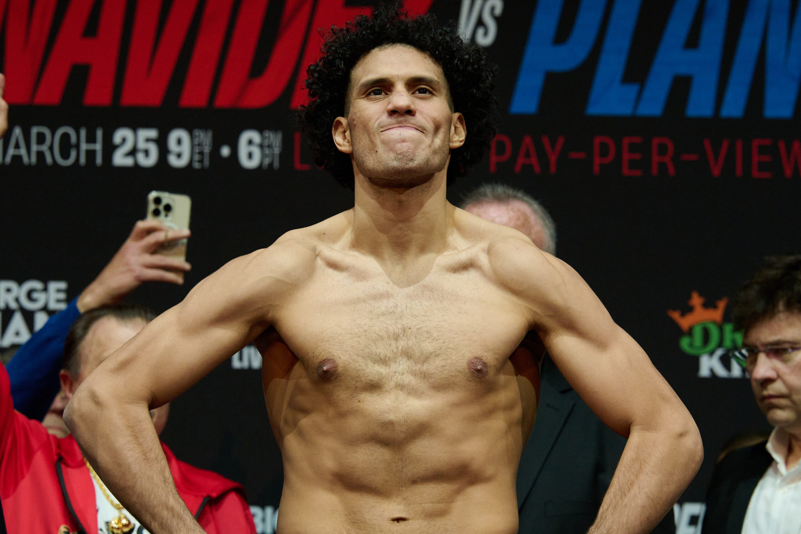 The Canelo-Benavidez Dilemma: A Mexican Showdown Or Strategic Avoidance? The Canelo-Benavidez Dilemma: A Mexican Showdown Or Strategic Avoidance?