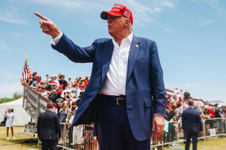 The Cost Of Supporting Trump: Tech Billionaires' $194 Billion Loss The Cost Of Supporting Trump: Tech Billionaires' $194 Billion Loss