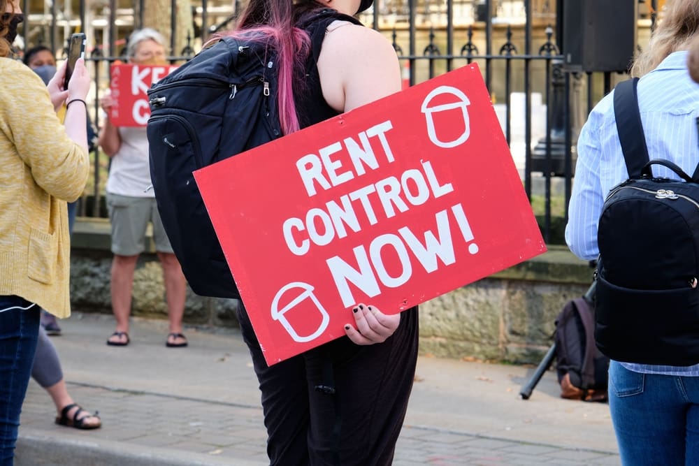 The End Of Rent Control: Housing Corporation's Concerns The End Of Rent Control: Housing Corporation's Concerns