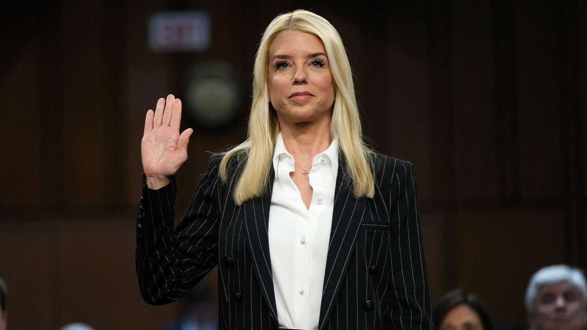 The Epstein Case: Pam Bondi's Role And The Unreleased List The Epstein Case: Pam Bondi's Role And The Unreleased List