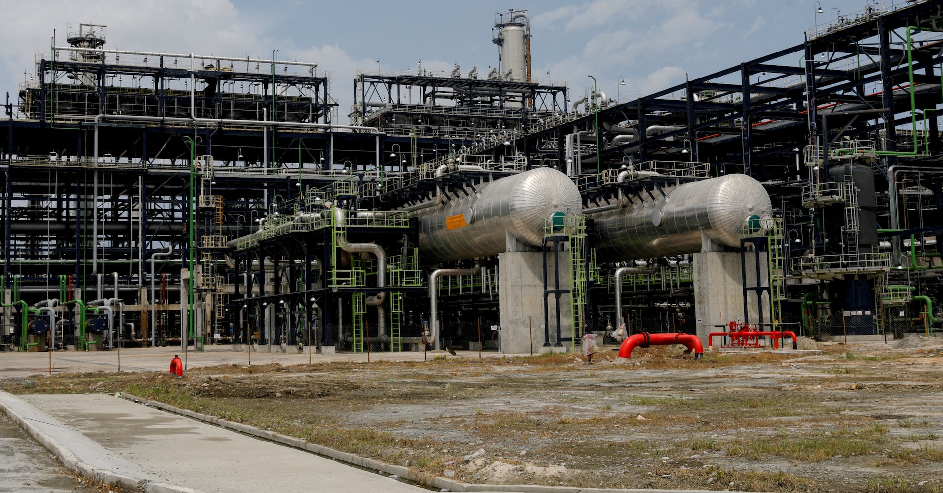 The Relationship Between Dangote's Refinery And NNPC Fuel Costs The Relationship Between Dangote's Refinery And NNPC Fuel Costs