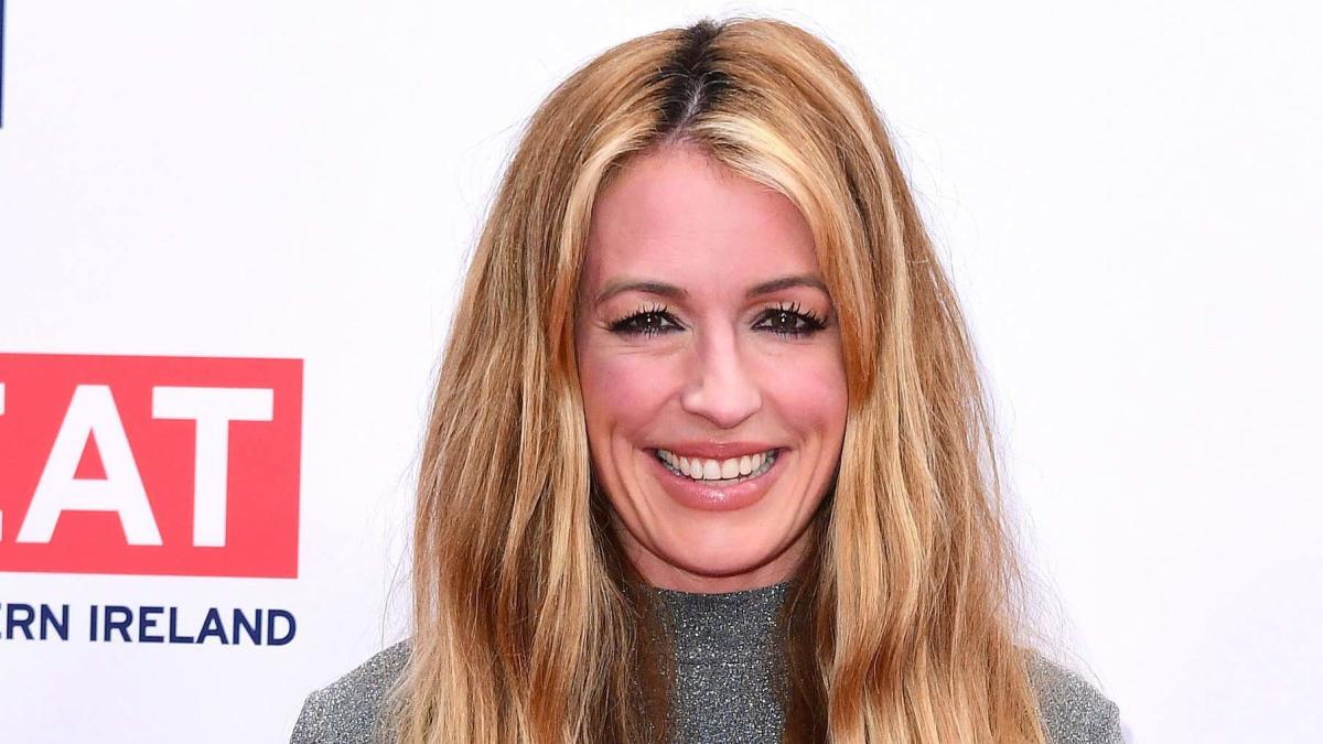 This Morning: Cat Deeley's Dress Malfunction Before Live Show This Morning: Cat Deeley's Dress Malfunction Before Live Show