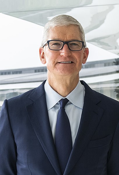 Tim Cook's Leadership Under Scrutiny: Analyzing Apple's Recent Struggles