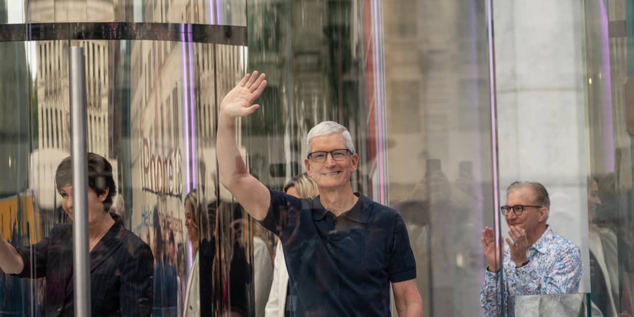 Tim Cook's Tariff Announcement Triggers Apple Stock Sell-Off Tim Cook's Tariff Announcement Triggers Apple Stock Sell-Off
