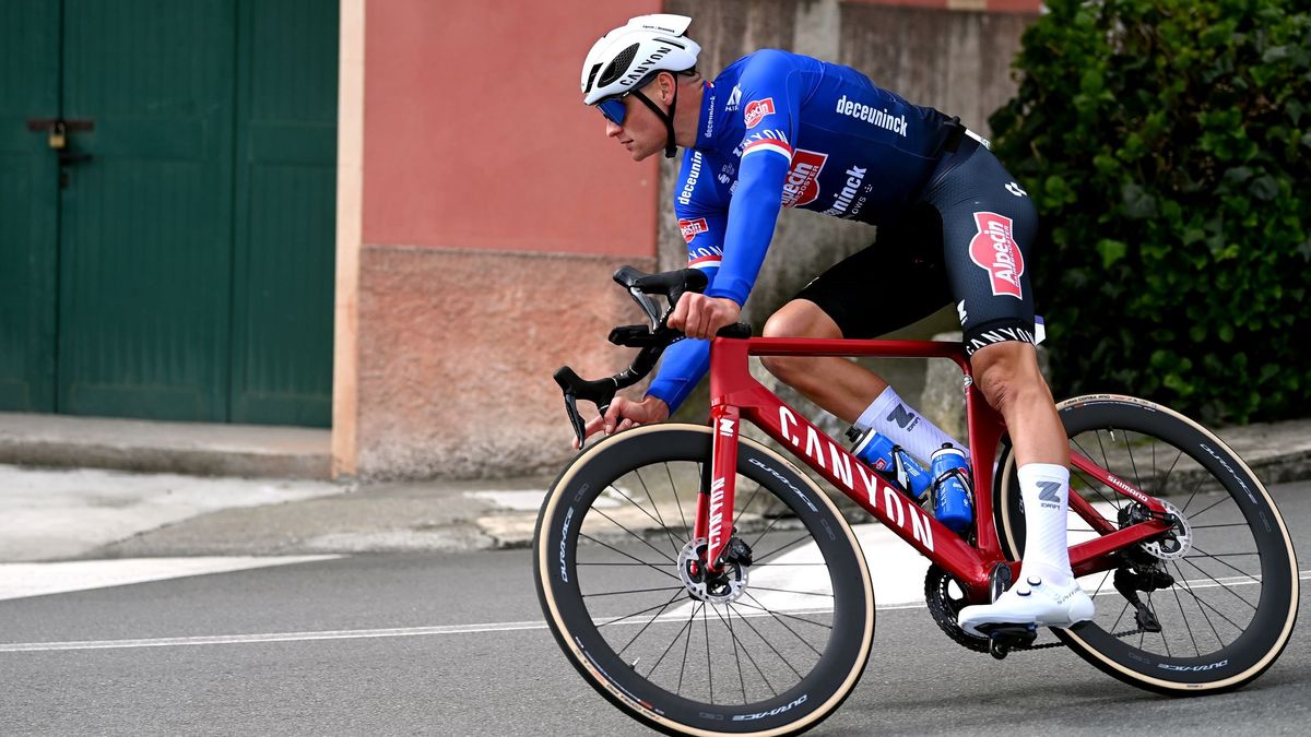 Tirreno-Adriatico 2024: Mathieu Van Der Poel's Stunning Canyon Aeroad Tirreno-Adriatico 2024: Mathieu Van Der Poel's Stunning Canyon Aeroad