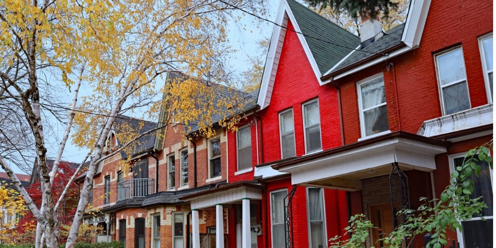 Toronto Housing Market Cools: Sales Plummet 23%, Prices Dip 4% Toronto Housing Market Cools: Sales Plummet 23%, Prices Dip 4%