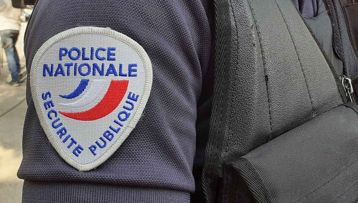 Toulon : Un Policier En Jogging Empêche Une Intrusion Dans Une École Par Un Individu Sous OQTF Toulon : Un Policier En Jogging Empêche Une Intrusion Dans Une École Par Un Individu Sous OQTF