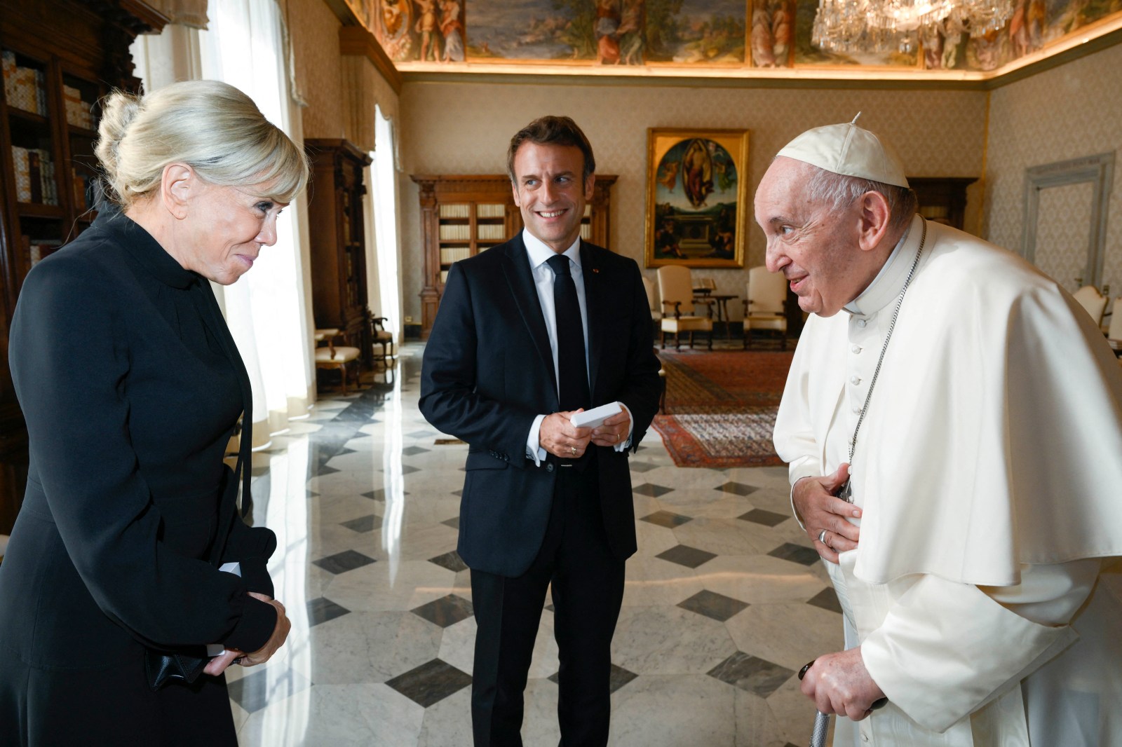 Trump Contre Macron Au Vatican: Les Tensions Montent Trump Contre Macron Au Vatican: Les Tensions Montent