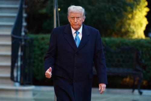 Trump E I Dazi: Analisi Dell'effetto Del 20% Sulla Moda Europea Trump E I Dazi: Analisi Dell'effetto Del 20% Sulla Moda Europea