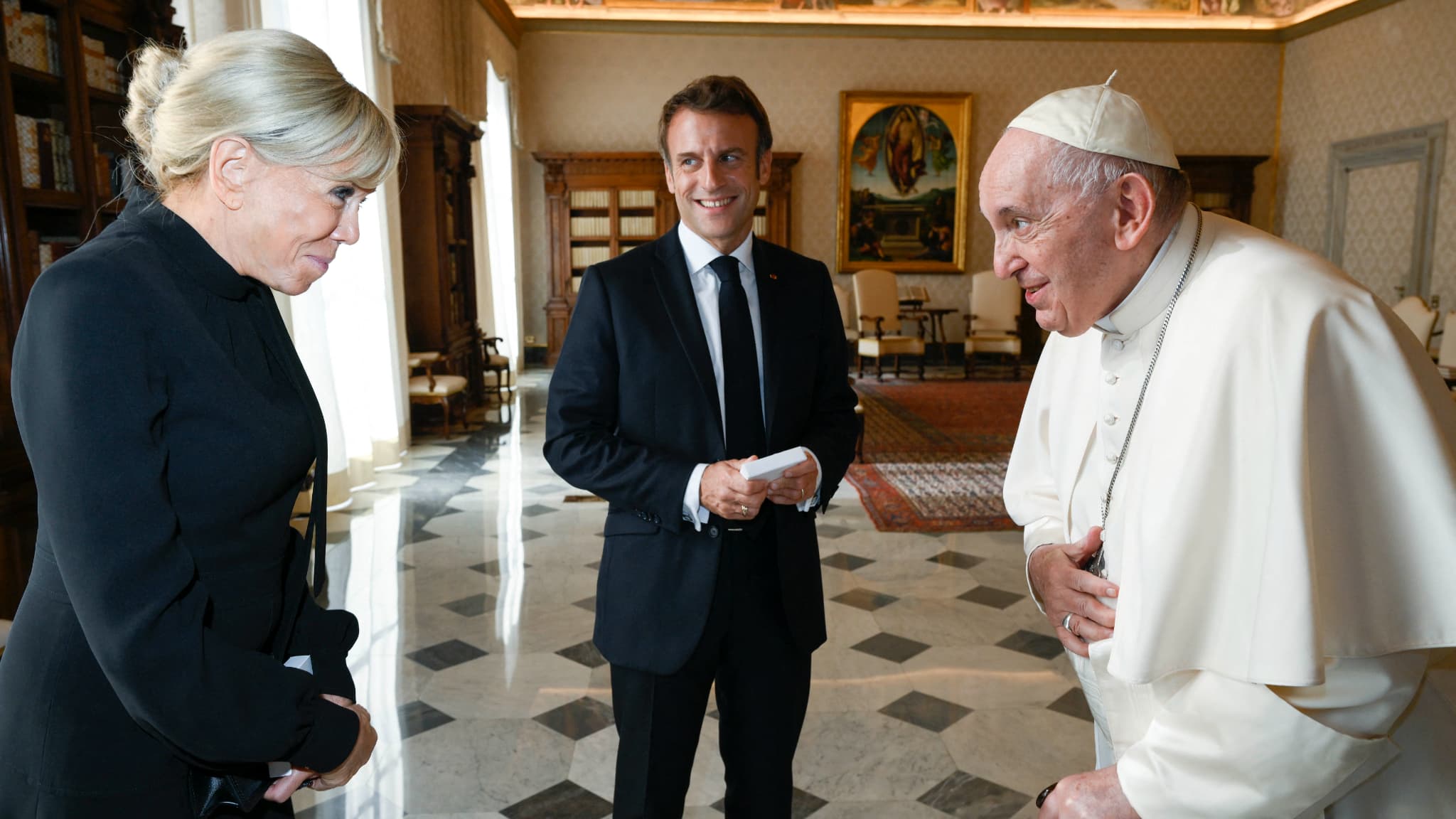 Trump Et Macron Au Vatican: Analyse D'une Rencontre Tendue Trump Et Macron Au Vatican: Analyse D'une Rencontre Tendue