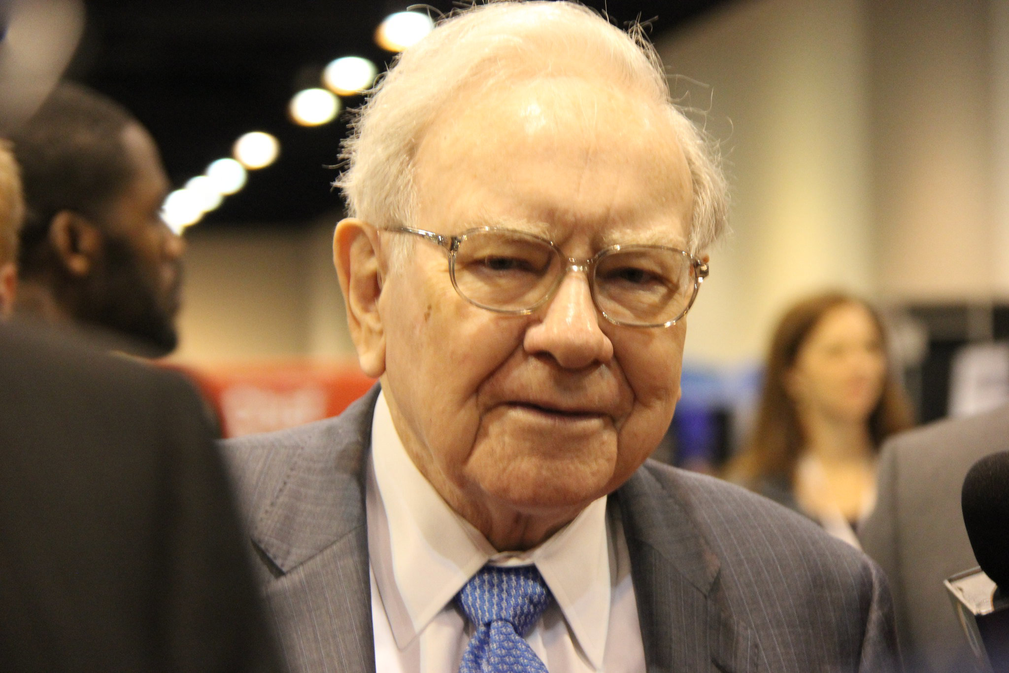 Trump Tariffs And Apple: Impact On Buffett's Portfolio Trump Tariffs And Apple: Impact On Buffett's Portfolio