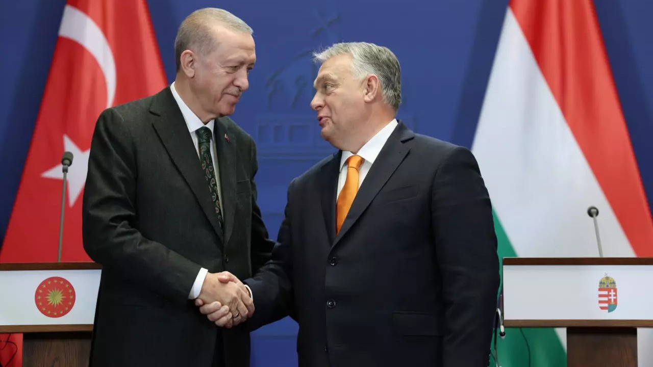 Türkiye-Macaristan İlişkilerinde Hacıosmanoğlu'nun Rolü: Macaristan Ziyareti Türkiye-Macaristan İlişkilerinde Hacıosmanoğlu'nun Rolü: Macaristan Ziyareti