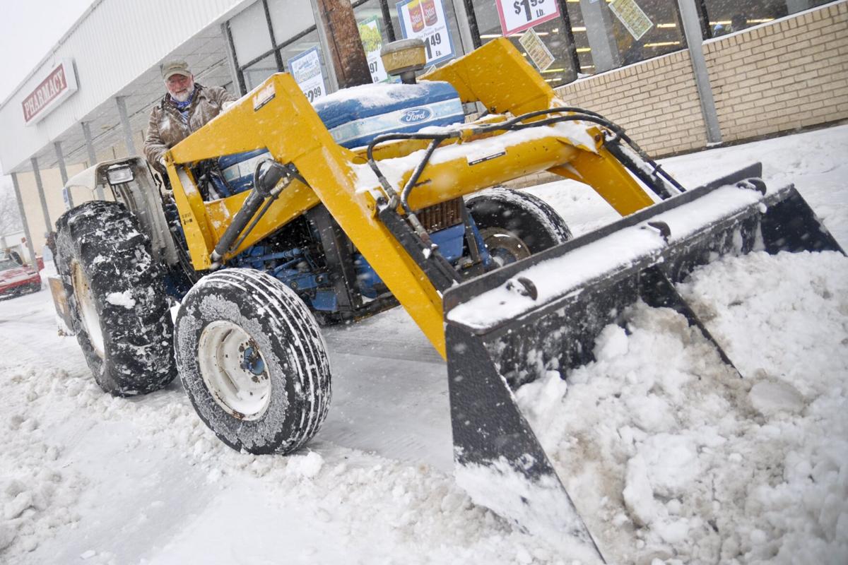 Tulsa Crews Pre-Treat Roads Ahead Of Expected Sleet And Snow Tulsa Crews Pre-Treat Roads Ahead Of Expected Sleet And Snow