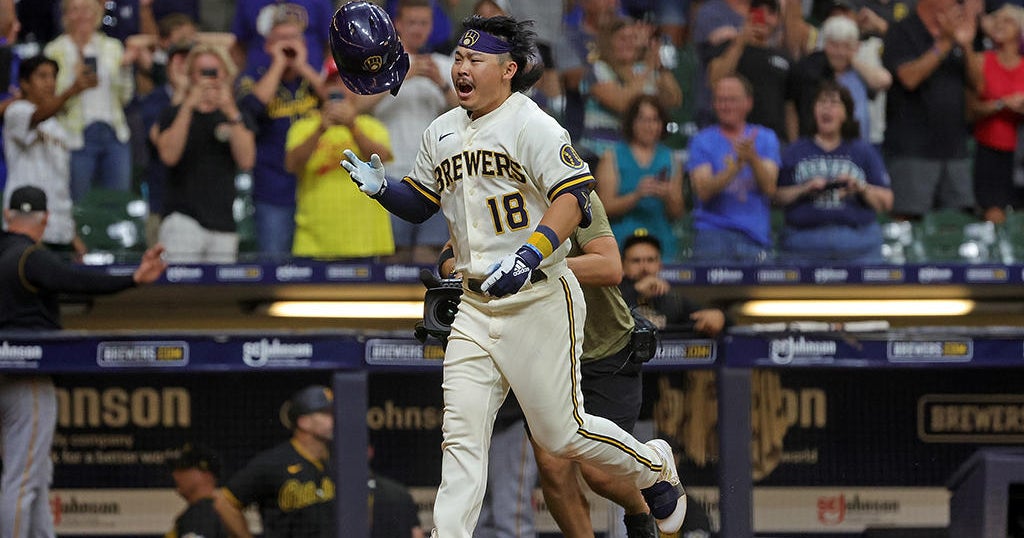 Turang's Bunt Delivers Walk-Off Win For Brewers Turang's Bunt Delivers Walk-Off Win For Brewers