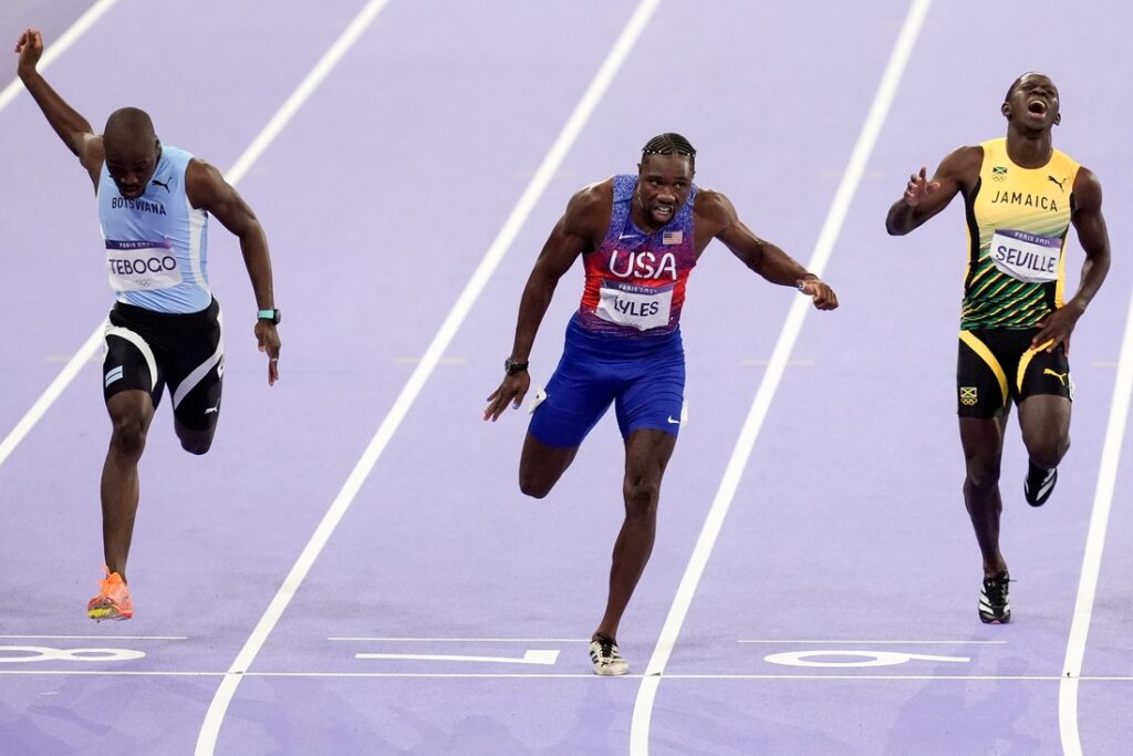 Tyreek Hill Vs. Noah Lyles: Michael Johnson's Perspective On The Hypothetical Race Tyreek Hill Vs. Noah Lyles: Michael Johnson's Perspective On The Hypothetical Race