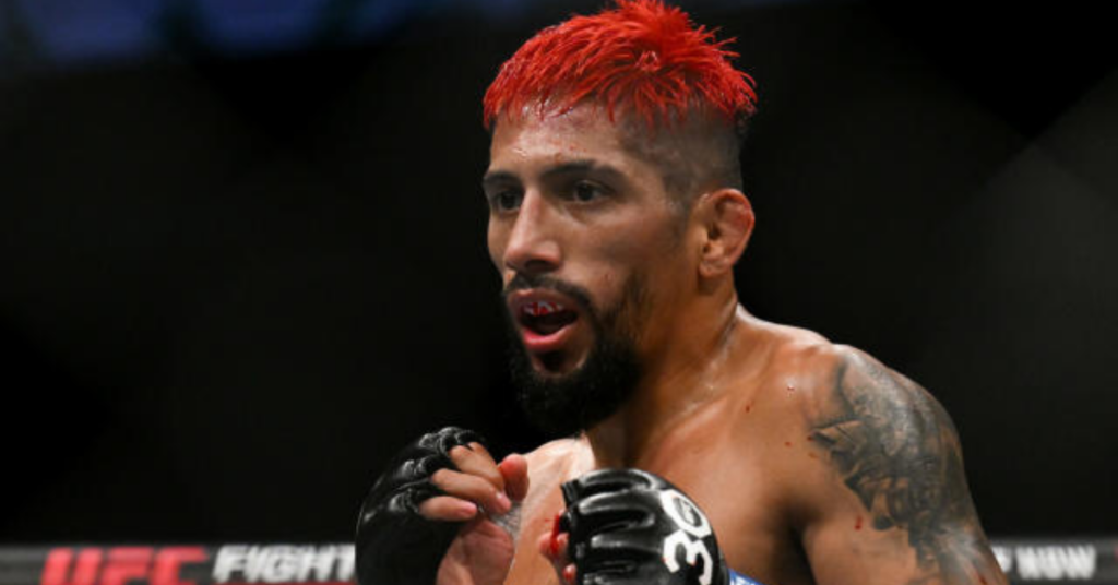UFC Des Moines: Robertson Eyes Quick Win Against Rodriguez UFC Des Moines: Robertson Eyes Quick Win Against Rodriguez