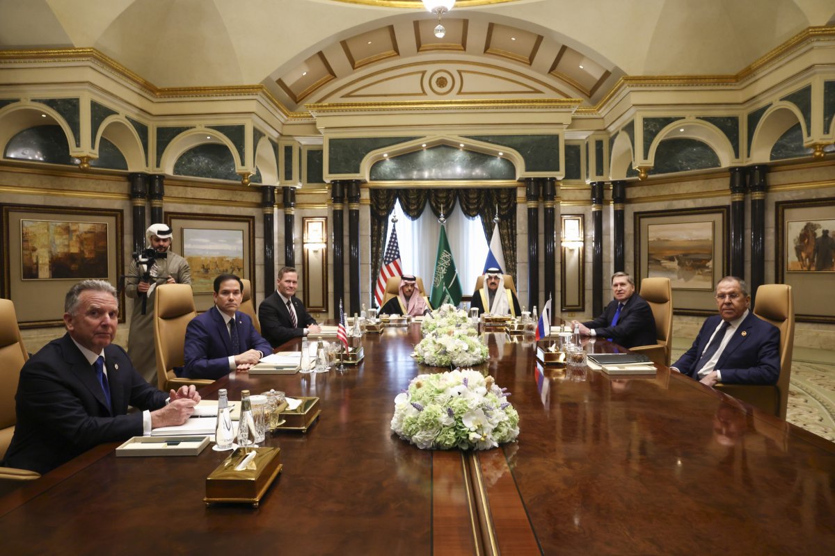 Ukraine-Russia Peace Talks: US Offers Sanctions Relief As Incentive Ukraine-Russia Peace Talks: US Offers Sanctions Relief As Incentive