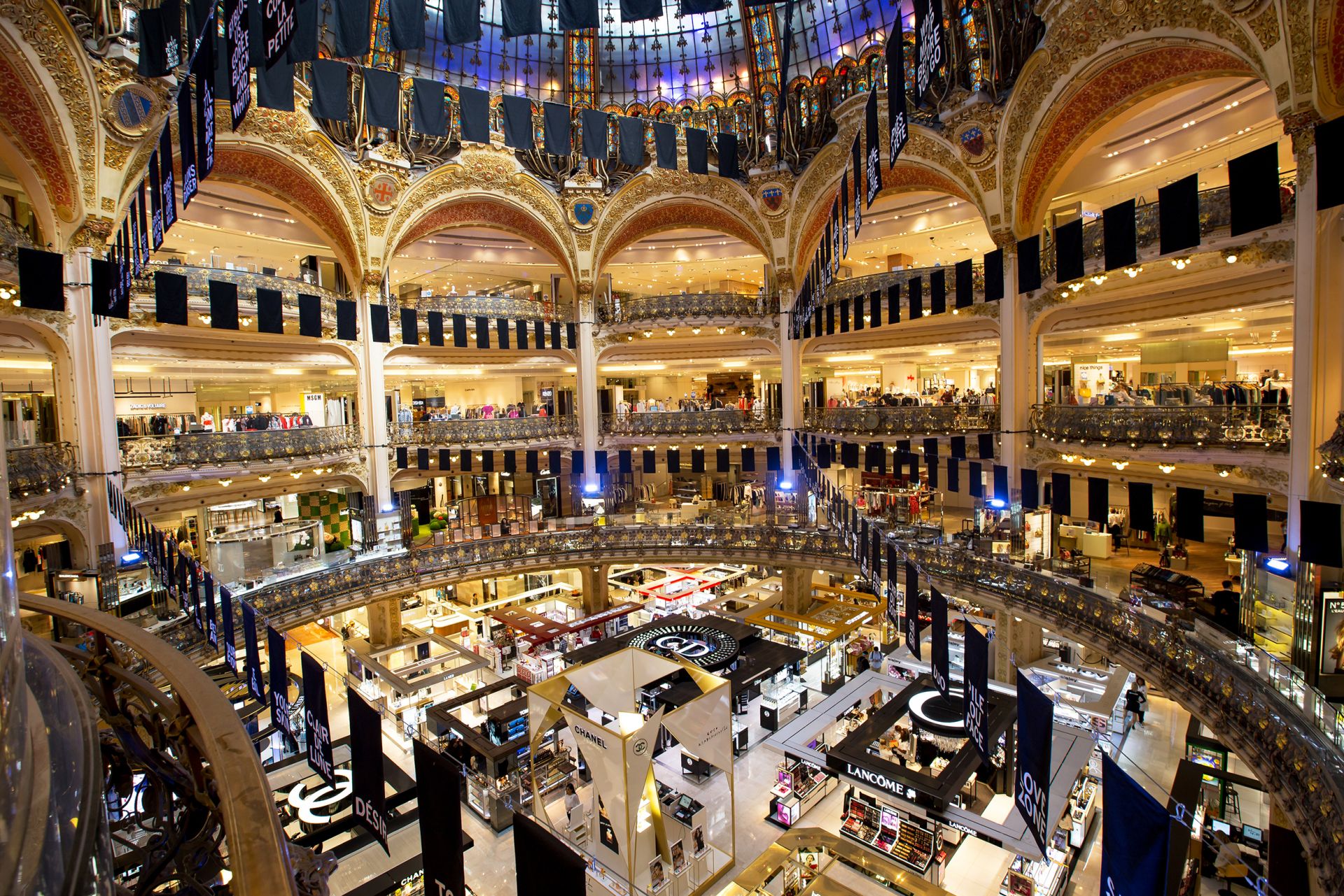 Un Restaurant Au Sommet Des Galeries Lafayette Biarritz, Avant Celui De Pau: Rencontre Avec Imanol Harinordoquy Et Jean-Michel Suhubiette Un Restaurant Au Sommet Des Galeries Lafayette Biarritz, Avant Celui De Pau: Rencontre Avec Imanol Harinordoquy Et Jean-Michel Suhubiette