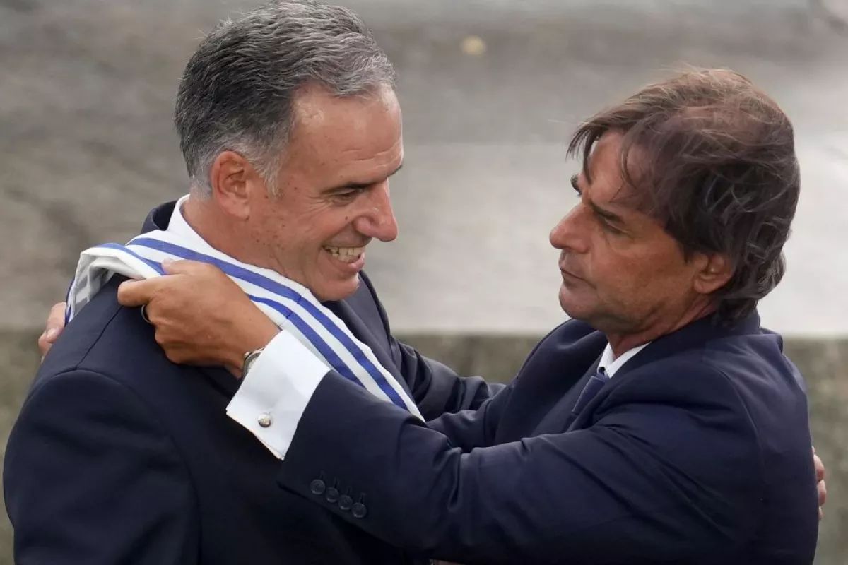 Uruguay: Yamandú Orsi Asume El Ministerio, Con Enfoque En Reformas Uruguay: Yamandú Orsi Asume El Ministerio, Con Enfoque En Reformas