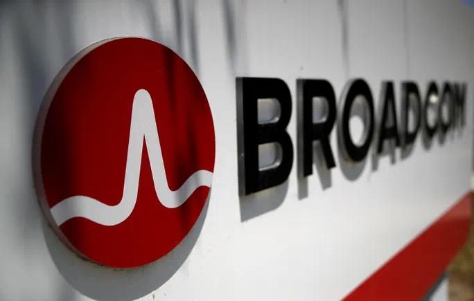 VMware Costs To Skyrocket 1,050%: AT&T's Concerns Over Broadcom's Price Hike VMware Costs To Skyrocket 1,050%: AT&T's Concerns Over Broadcom's Price Hike