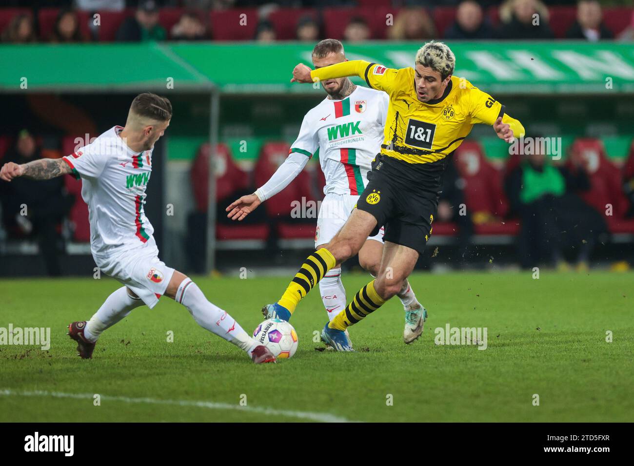 Verandering Bij FC Augsburg: Gouweleeuw Krijgt Nieuwe Coach Verandering Bij FC Augsburg: Gouweleeuw Krijgt Nieuwe Coach
