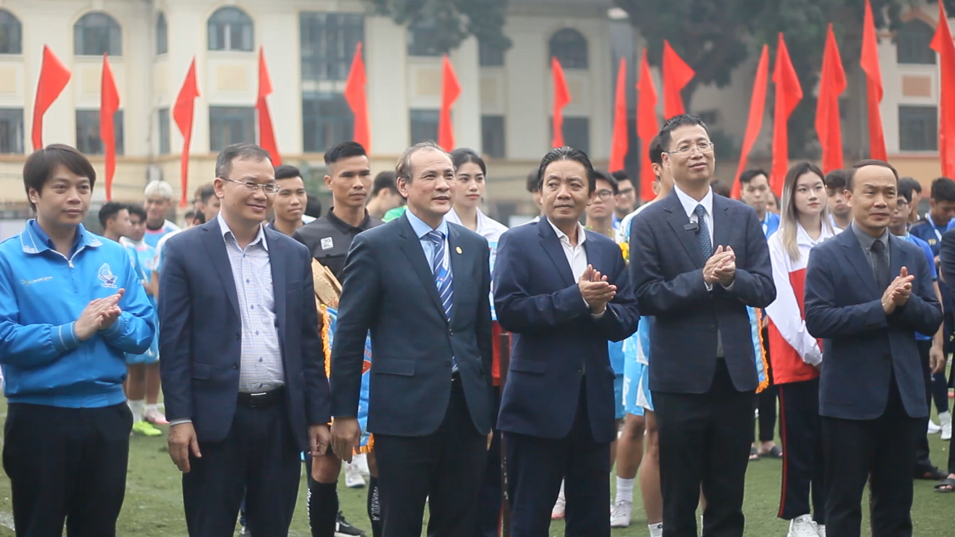Vòng Chung Kết THACO Cup 2025: Xem Trực Tiếp Ở Đâu Và Khi Nào?