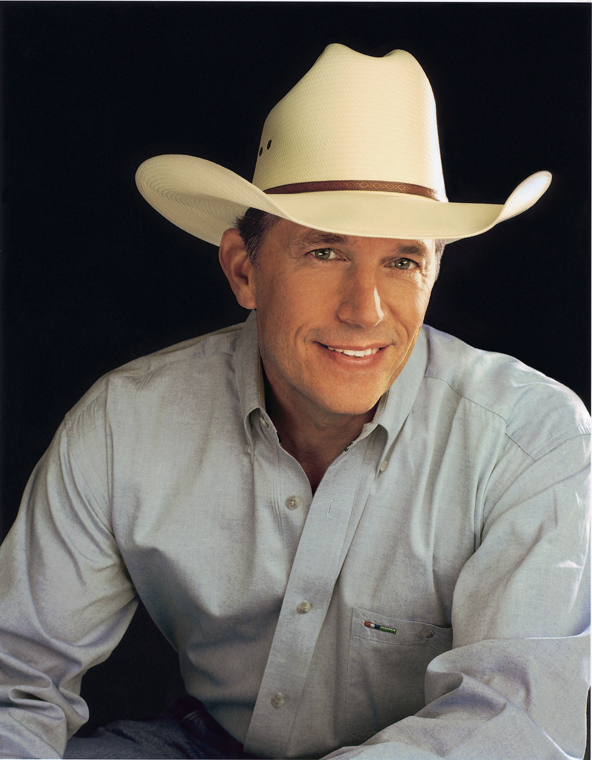 Watch: Young Son Honors Country Legend George Strait In Sweet Tribute (Scotty McCreery) Watch: Young Son Honors Country Legend George Strait In Sweet Tribute (Scotty McCreery)