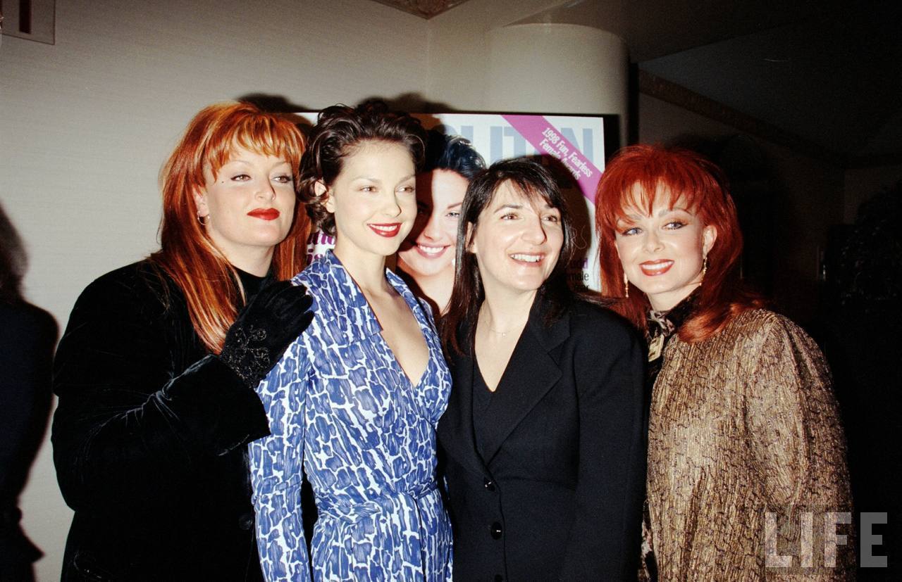 Wynonna And Ashley Judd Open Up: Family Dynamics Explored In New Docuseries Wynonna And Ashley Judd Open Up: Family Dynamics Explored In New Docuseries