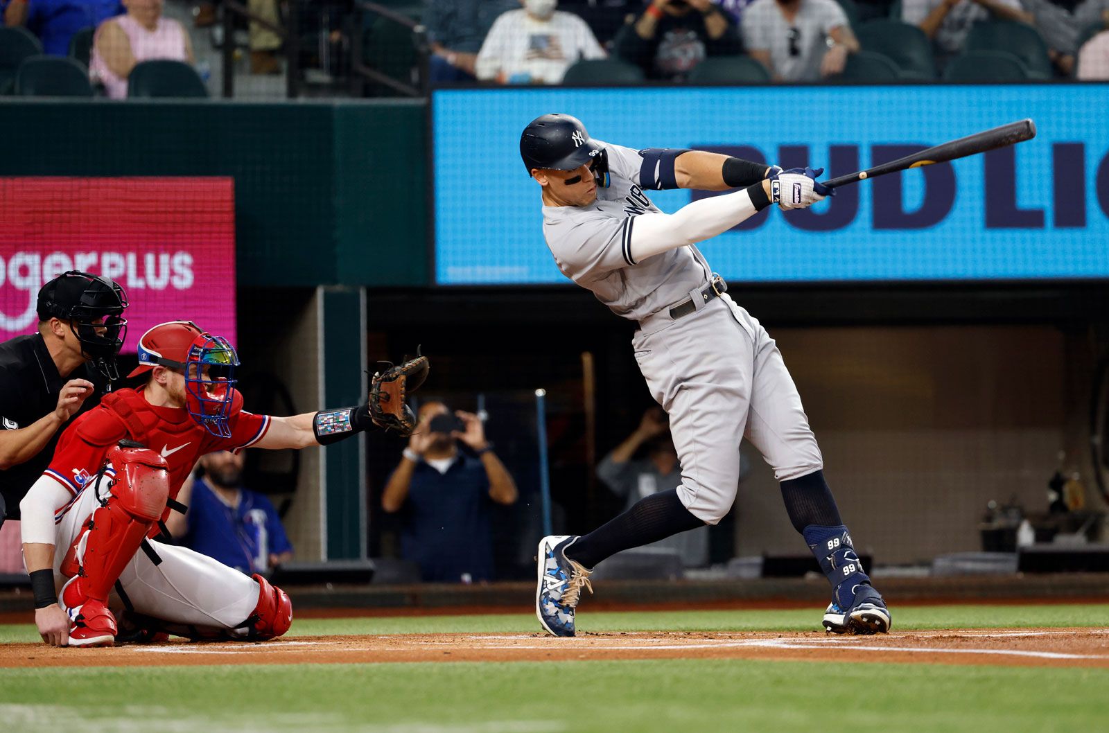 Yankees' Record-Breaking Night: Judge's Triple & Team's 9 Home Runs Yankees' Record-Breaking Night: Judge's Triple & Team's 9 Home Runs