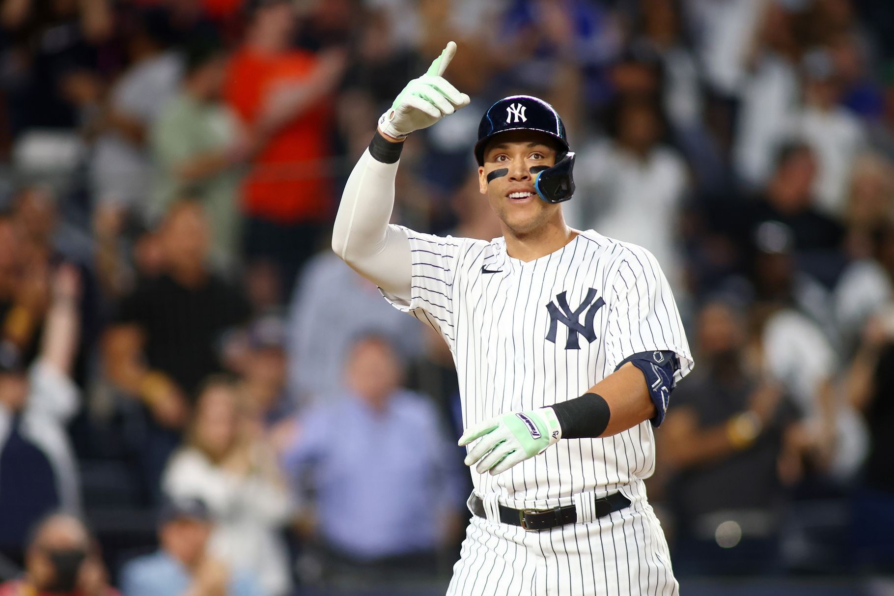 Yankees Smash Team Record With 9 Home Runs: Judge's 3 HRs Power Win Yankees Smash Team Record With 9 Home Runs: Judge's 3 HRs Power Win