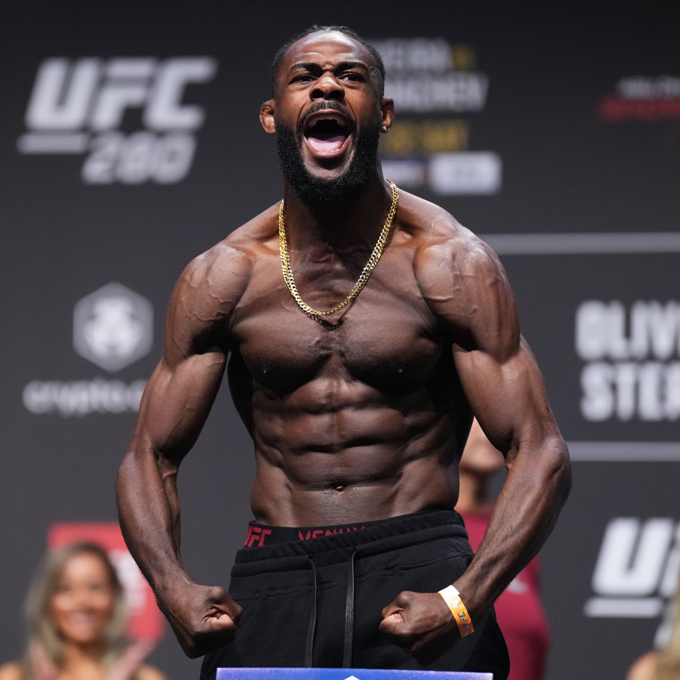 Year-Long Hiatus Ends: Former UFC Champion Fights Bantamweight Veteran May 3rd Year-Long Hiatus Ends: Former UFC Champion Fights Bantamweight Veteran May 3rd