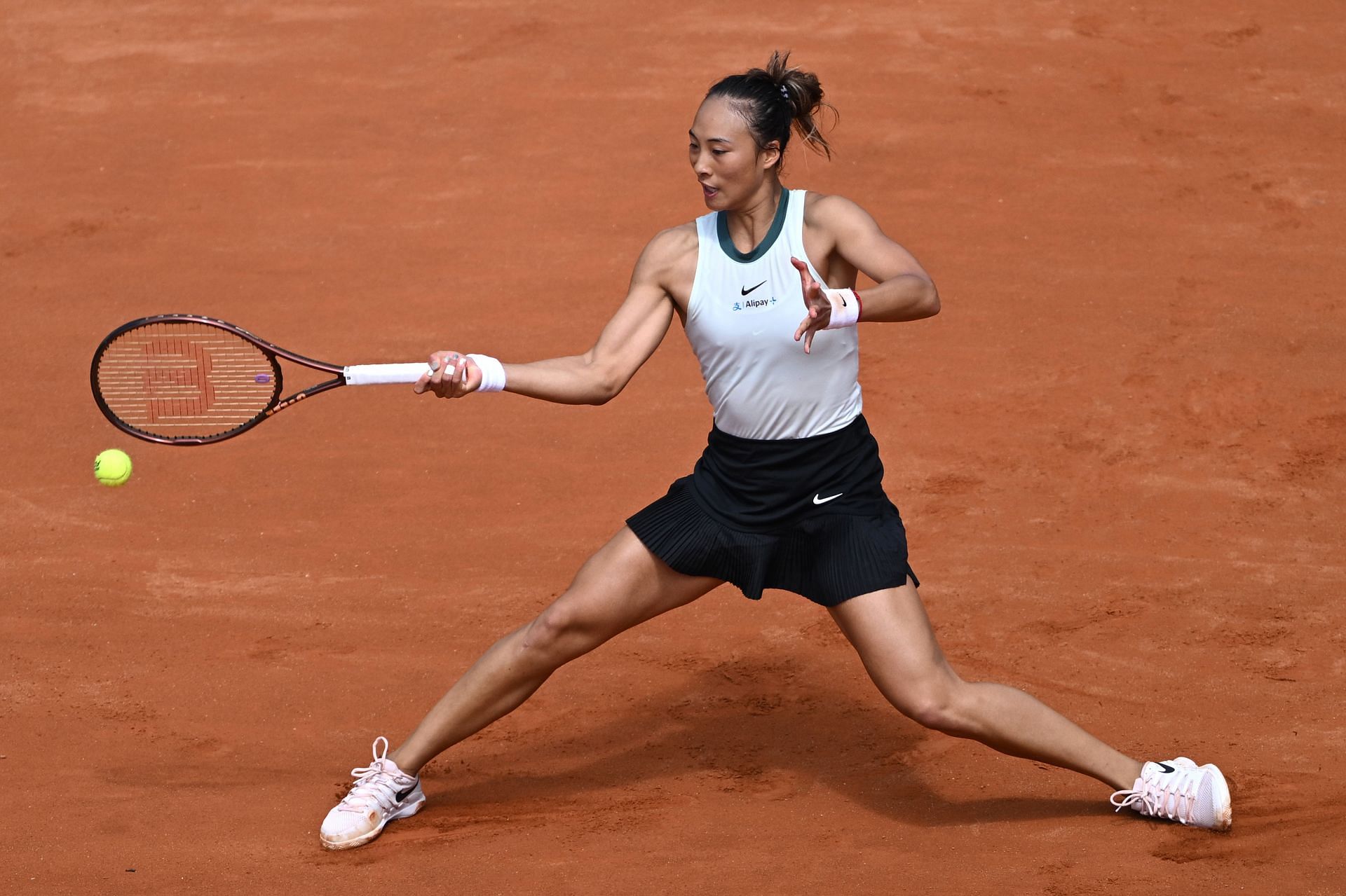 Zheng Qinwen Reaches Italian Open Round Of 16